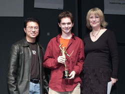 Romain Segaud reoit un prix des mains de Shelley Page, de DreamWorks, aux 3D Awards  Copenhague (DR) - 17.3 ko